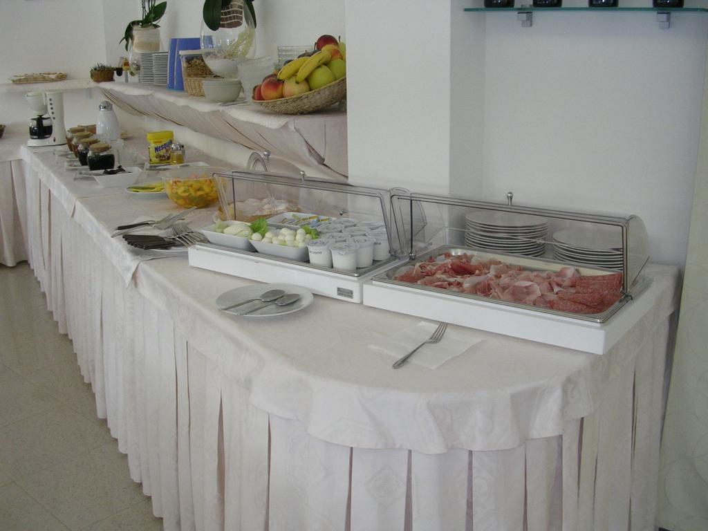 Hotel Escorial 체르비아 외부 사진