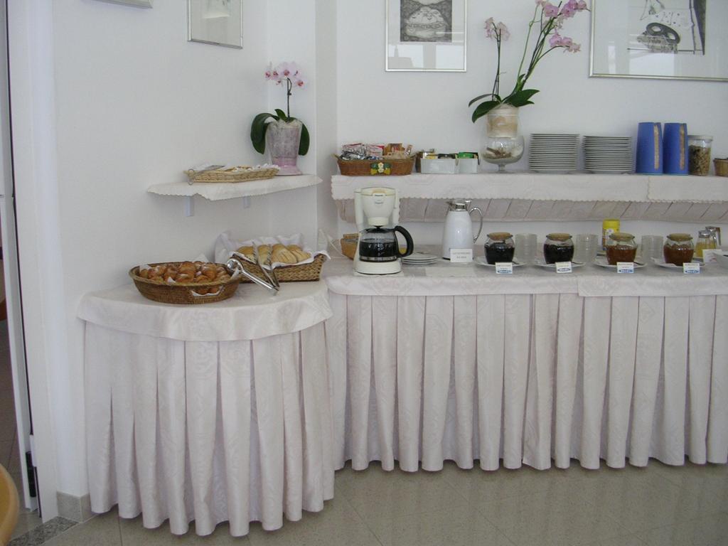 Hotel Escorial 체르비아 외부 사진