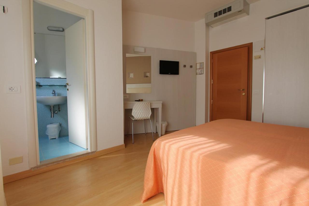 Hotel Escorial 체르비아 외부 사진