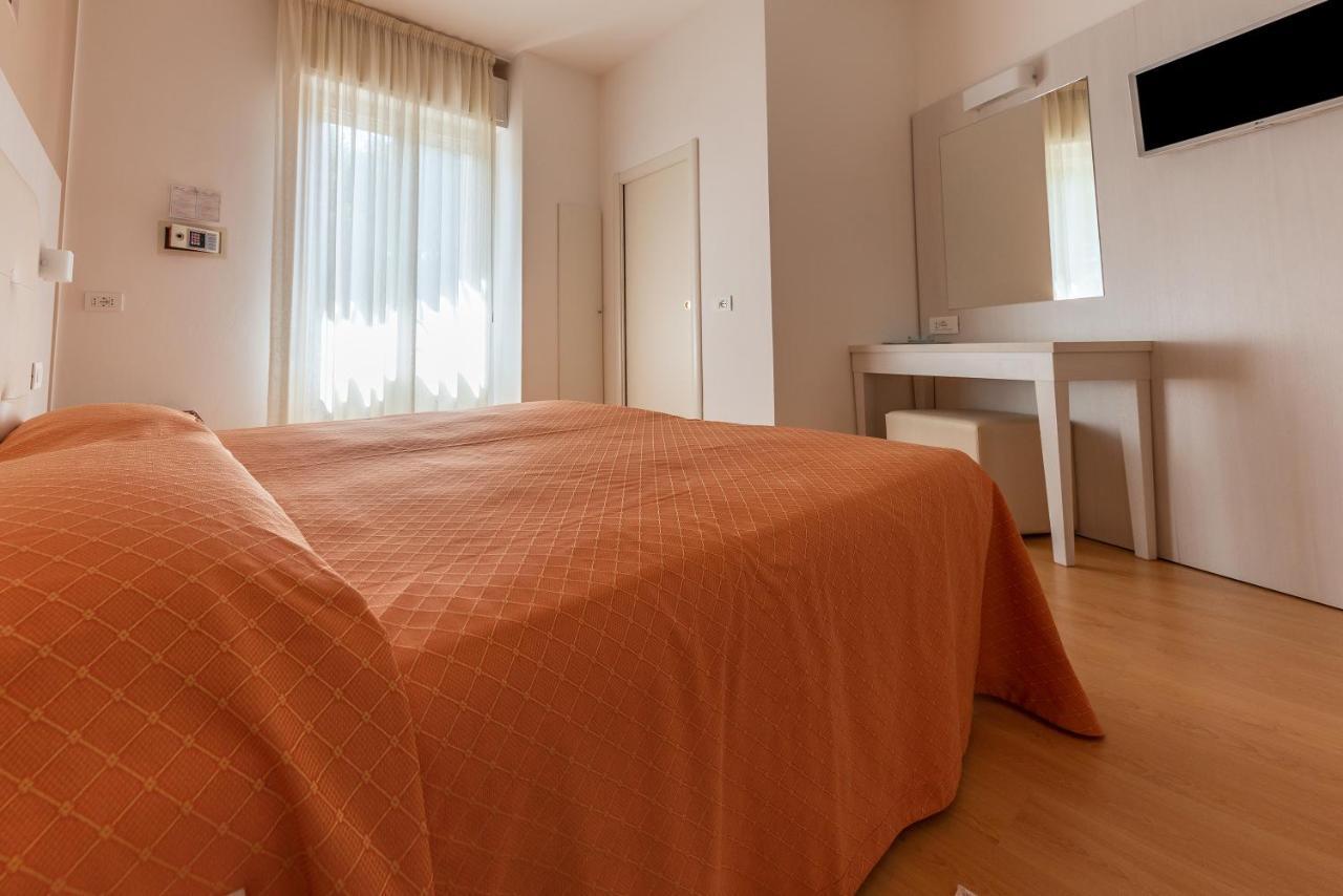 Hotel Escorial 체르비아 외부 사진