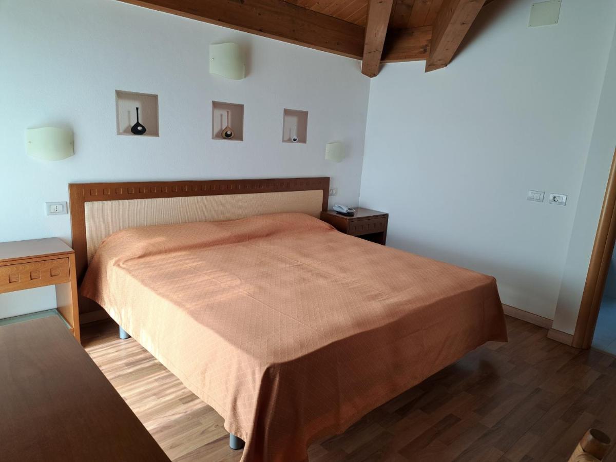 Hotel Escorial 체르비아 외부 사진