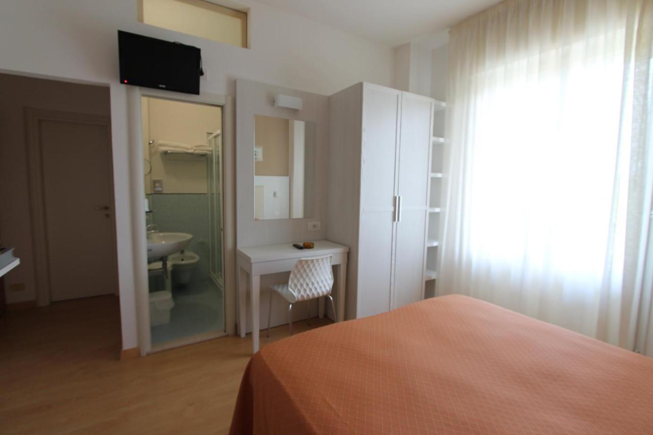 Hotel Escorial 체르비아 외부 사진