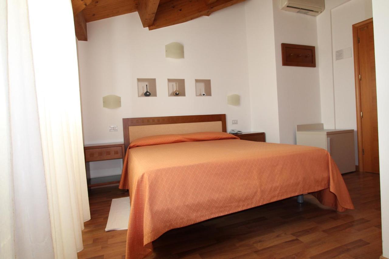 Hotel Escorial 체르비아 외부 사진