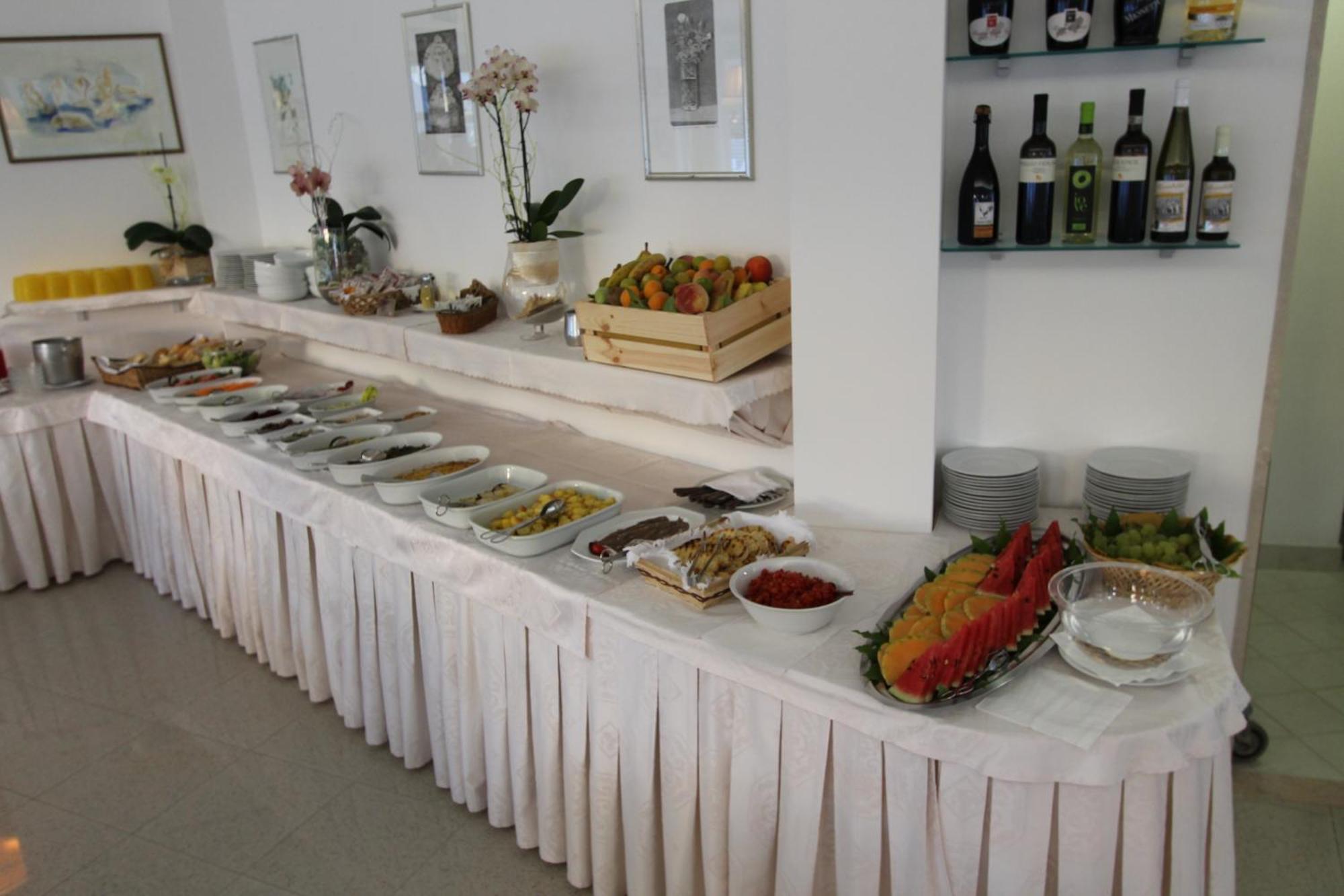 Hotel Escorial 체르비아 외부 사진